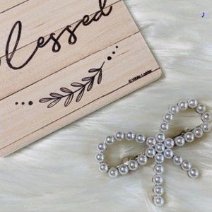 Pearl embellished bow buckle hair clip￥￥